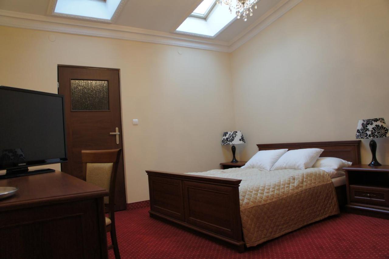 Villa Demetrios Kaluszyn  Ngoại thất bức ảnh